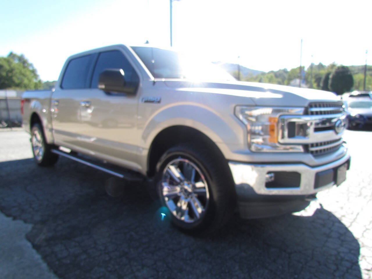 Used 2018 Ford F150 XLT w/ Equipment Group 302A Luxury AWD/4WD image 7
