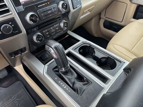 Used 2015 Ford F150 Lariat image 27