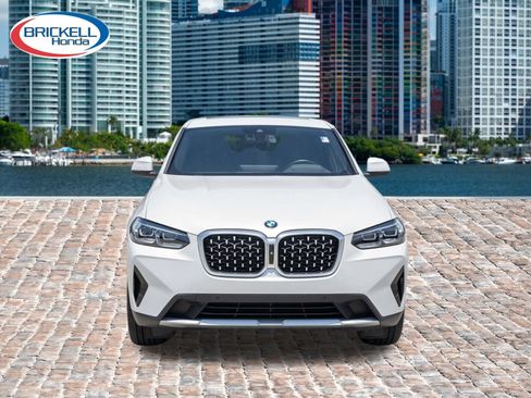 Used 2025 BMW X4 xDrive30i AWD/4WD image 2