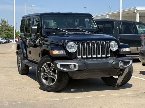 Used 2023 Jeep Wrangler Unlimited Sahara AWD/4WD image 2
