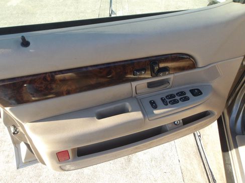 Used 2004 Mercury Grand Marquis LS image 18
