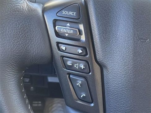 Used 2024 Nissan Frontier SL image 16