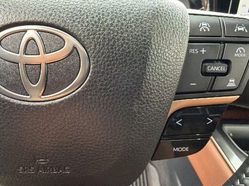 Certified 2025 Toyota Crown Signia AWD/4WD image 20