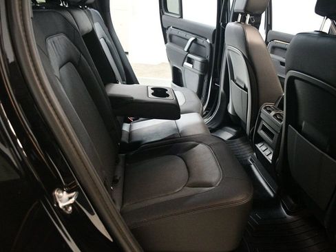 Used 2023 Land Rover Defender 110 X-Dynamic SE image 36