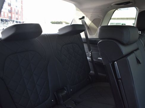 Used 2025 BMW X7 xDrive40i image 34