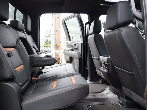 Used 2025 GMC Sierra 3500 AT4 w/ AT4 Premium Plus Package AWD/4WD image 32