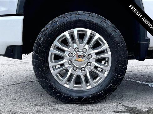 Used 2021 Chevrolet Silverado 2500 High Country w/ Z71 Off-Road Package AWD/4WD image 34