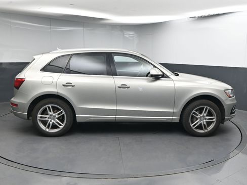 Used 2016 Audi Q5 2.0T Premium Plus w/ Technology Package AWD/4WD image 9