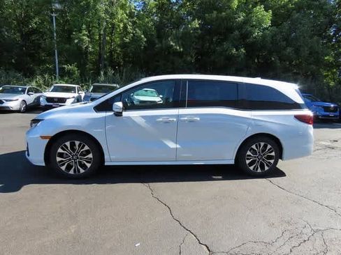 New 2026 Honda Odyssey Elite image 3