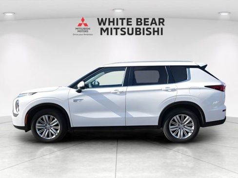 Used 2025 Mitsubishi Outlander ES AWD/4WD image 4