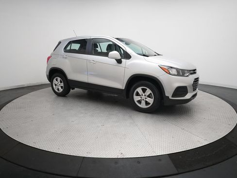 Used 2018 Chevrolet Trax LS AWD/4WD image 33