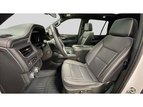Used 2023 GMC Yukon SLT w/ SLT Luxury Package AWD/4WD image 12