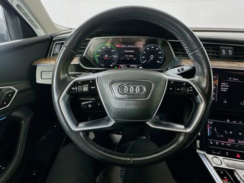 Used 2019 Audi e-tron Prestige w/ Prestige Package image 11