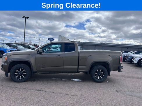 Used 2016 GMC Canyon SLE image 3