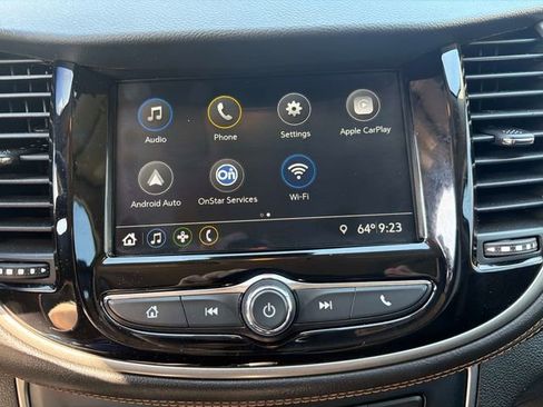 Used 2019 Chevrolet Trax LT w/ LT Convenience Package FWD image 24