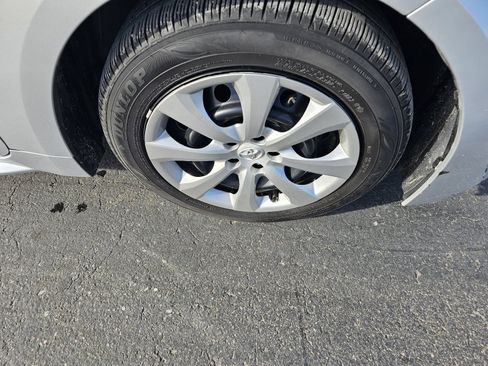 Used 2025 Toyota Corolla LE image 9