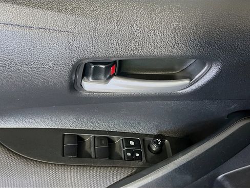 Used 2020 Toyota Corolla LE image 16