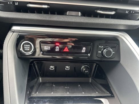 New 2025 Audi Q5 2.0T Premium Plus image 28