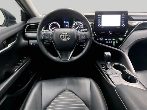 Used 2024 Toyota Camry SE FWD image 5