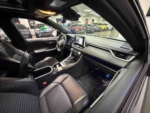 Used 2020 Toyota RAV4 XSE AWD/4WD image 16