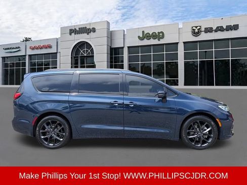 Certified 2022 Chrysler Pacifica Touring-L w/ S Appearance Package FWD image 2