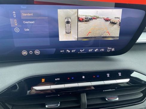 Used 2025 Buick Enclave Sport Touring AWD/4WD image 25