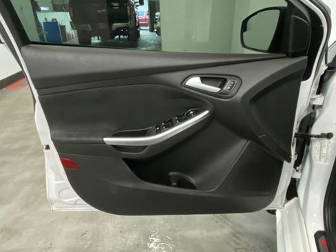 Used 2016 Ford Focus ST FWD image 40