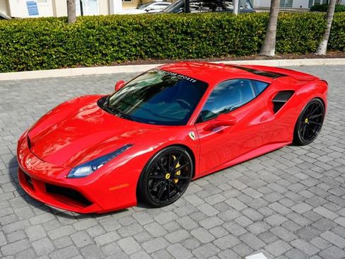 Used 2018 Ferrari 488 GTB image 10