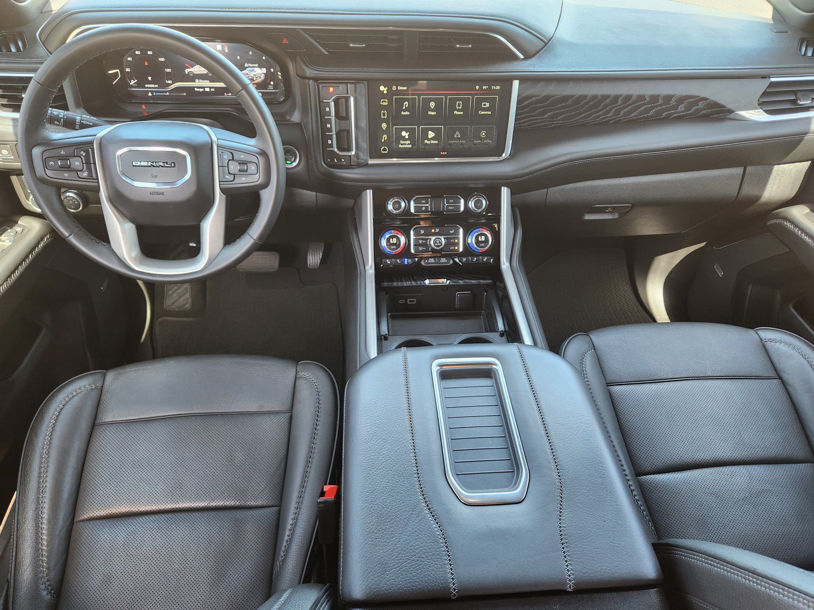 Used 2023 GMC Yukon XL Denali AWD/4WD image 9