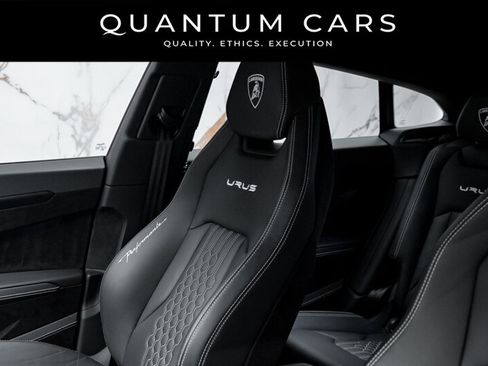 Used 2023 Lamborghini Urus Performante AWD/4WD image 40