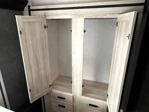 Used 2023 Ford E-450 and Econoline 450 Super Duty w/ Motorhome Prep Package image 62