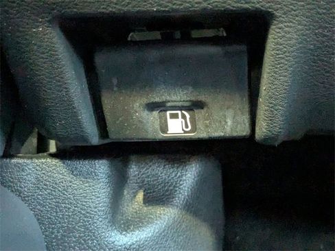 Used 2023 Nissan Sentra SV image 29