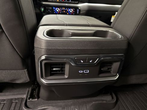 New 2026 GMC Sierra 3500 SLT w/ SLT Convenience Package image 22