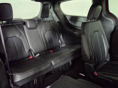 New 2026 Chrysler Pacifica Select image 34