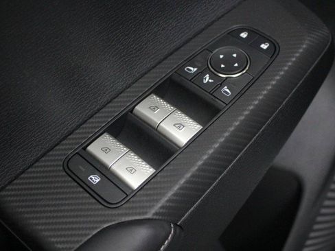 New 2025 Mitsubishi Outlander SE image 16