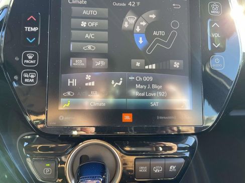 Used 2020 Toyota Prius Prime Limited image 29