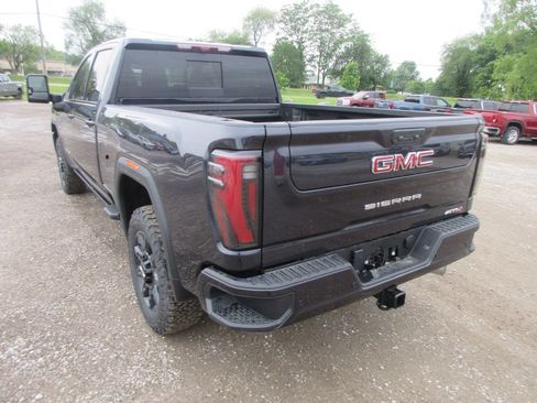 New 2026 GMC Sierra 2500 AT4 w/ AT4 Premium Plus Package AWD/4WD image 9