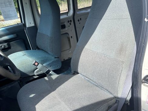 Used 1995 Ford E-250 and Econoline 250 image 16