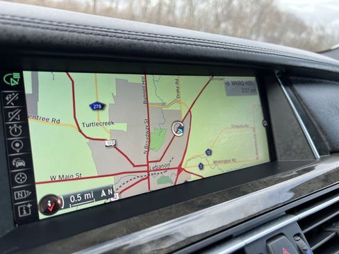 Used 2015 BMW 750i xDrive image 14