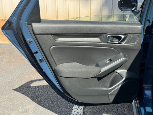 Used 2025 Honda Civic Sport image 36