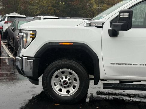 Used 2024 GMC Sierra 2500 Pro w/ Convenience Package image 2