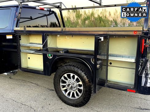 Used 2022 Ford F350 Lariat image 11