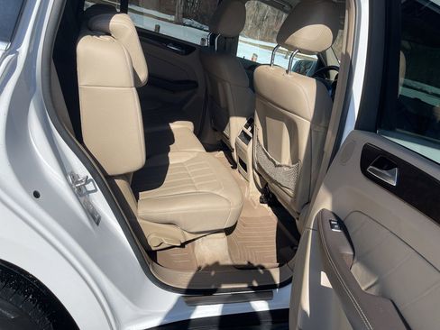 Used 2015 Mercedes-Benz GL 450 4MATIC image 35