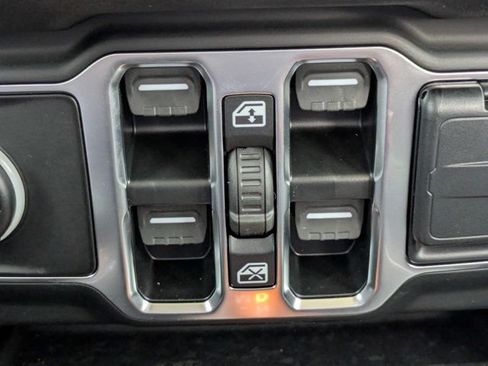 New 2025 Jeep Gladiator Sport AWD/4WD image 23