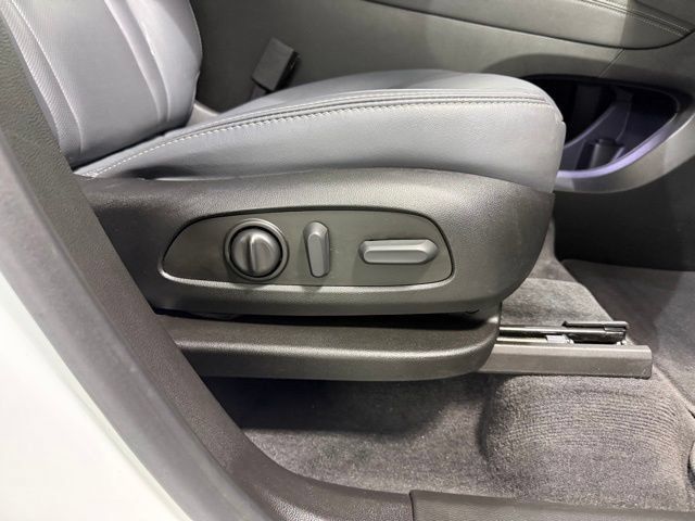 Certified 2023 Buick Enclave Essence FWD image 29