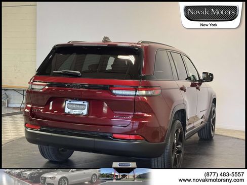 Used 2023 Jeep Grand Cherokee Limited w/ Black Appearance Package AWD/4WD image 9