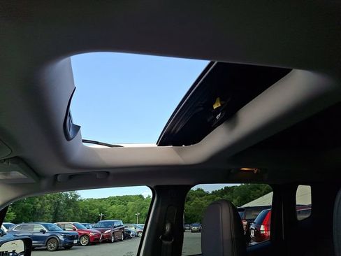 Used 2016 Jeep Renegade Limited AWD/4WD image 15