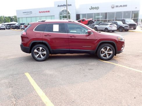Used 2019 Jeep Cherokee Limited w/ Trailer Tow Group AWD/4WD image 5