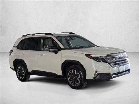 Used 2025 Subaru Forester Premium w/ Convenience Package #1 AWD/4WD image 3