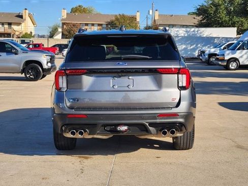 Used 2025 Ford Explorer ST image 13